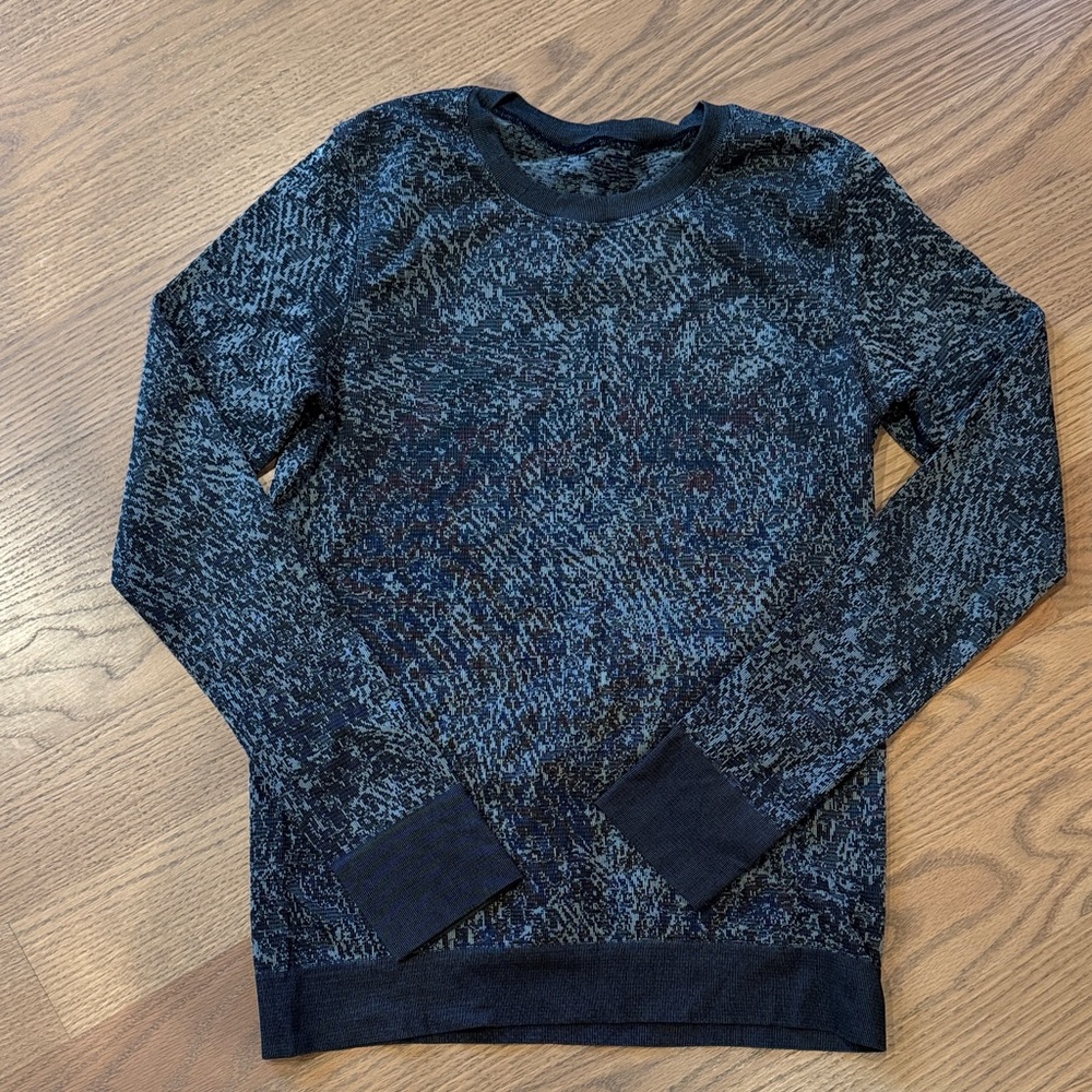 Lululemon Women’s Gray top